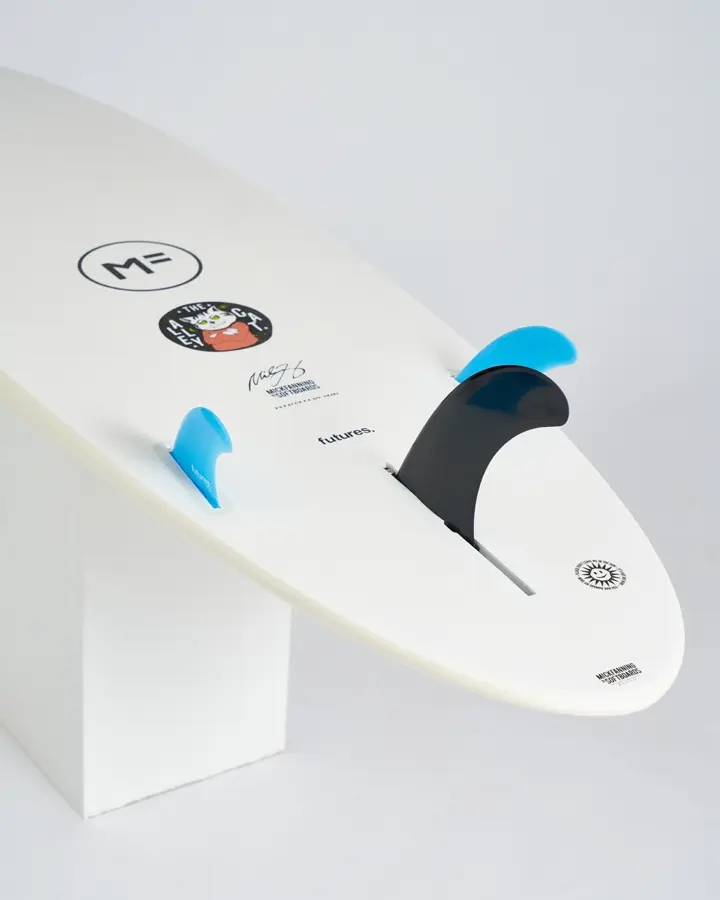 MF Alley cat epoxy lam future surfboard white fins.webp