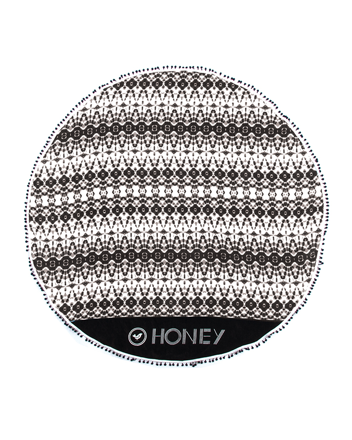 O&E Beach tribe round towel 18s